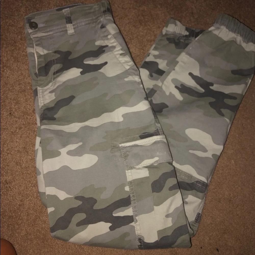 american eagle joggers